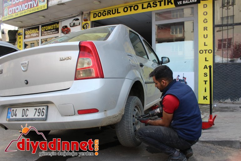 Lastikçilerin kış mesaisi başladı5