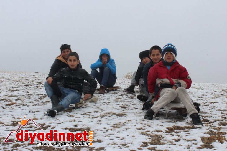 Mevsimin ilk karı çocukların neşe kaynağı oldu2