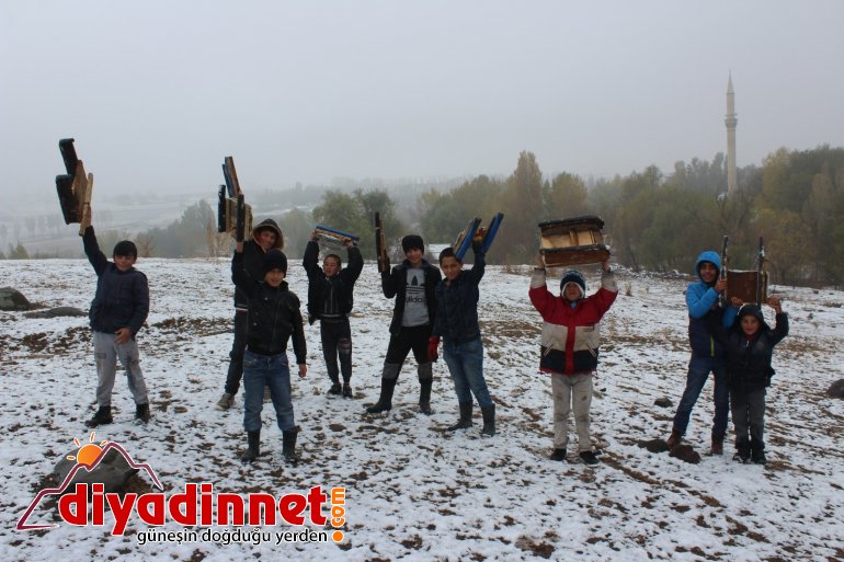 Mevsimin ilk karı çocukların neşe kaynağı oldu3