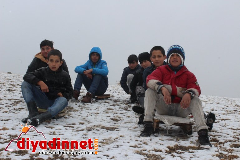 Mevsimin ilk karı çocukların neşe kaynağı oldu4