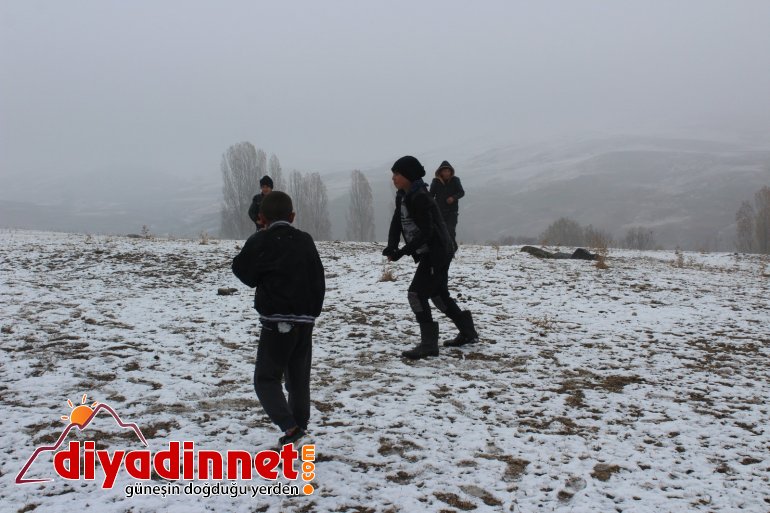 Mevsimin ilk karı çocukların neşe kaynağı oldu5