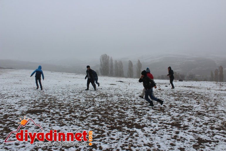 Mevsimin ilk karı çocukların neşe kaynağı oldu6