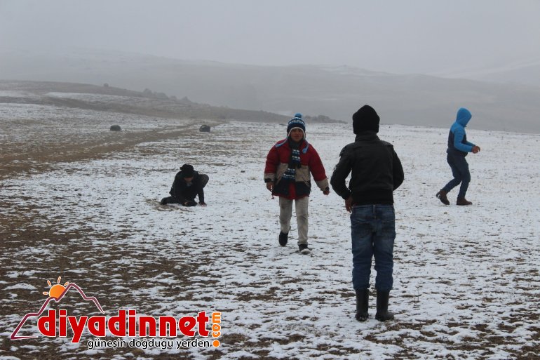 Mevsimin ilk karı çocukların neşe kaynağı oldu9