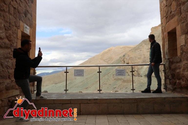 Paşa İshak AĞRI ağırladı Osmanlı - turist mirası 105 bin  Sarayı 2