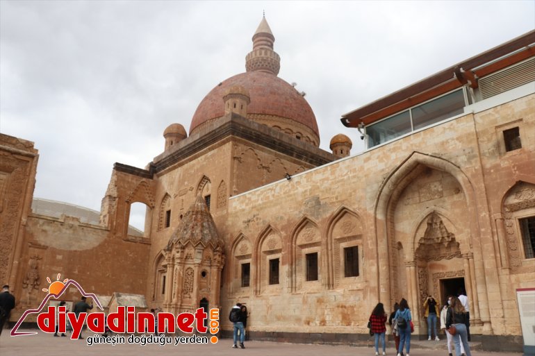 İshak Paşa mirası turist  ağırladı bin - Sarayı Osmanlı 105 AĞRI 13