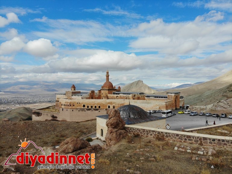 - İshak mirası bin 105  turist Sarayı AĞRI Paşa ağırladı Osmanlı 14