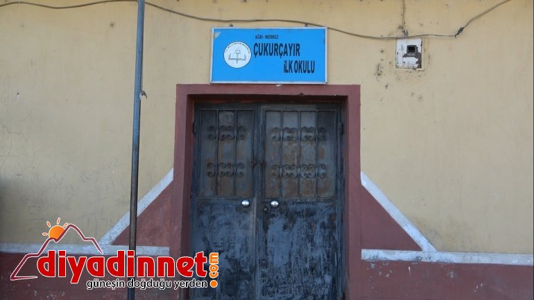 yıllık Ağrılı öğretmen meslek hayatını köy okulu öğrencileri ile renklendiriyor9