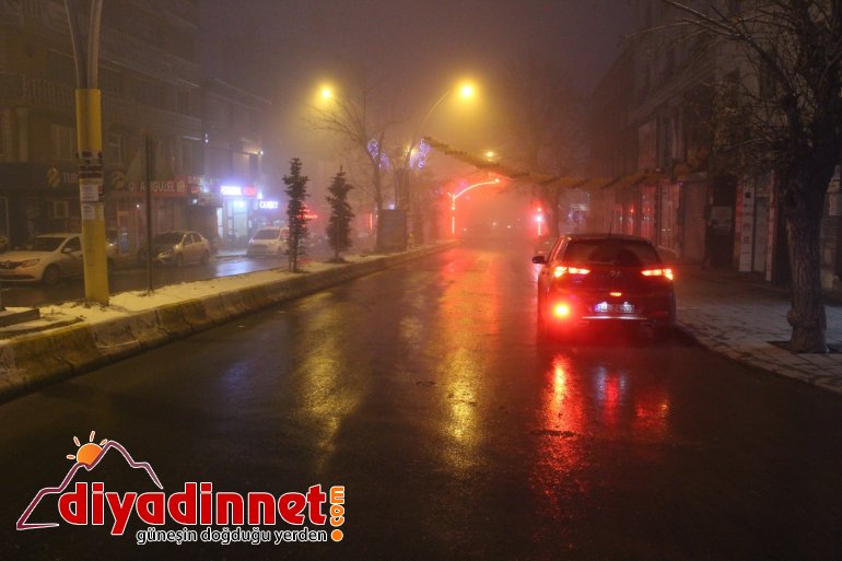 Ağrı'da akşam saatlerinde sis etkili oldu