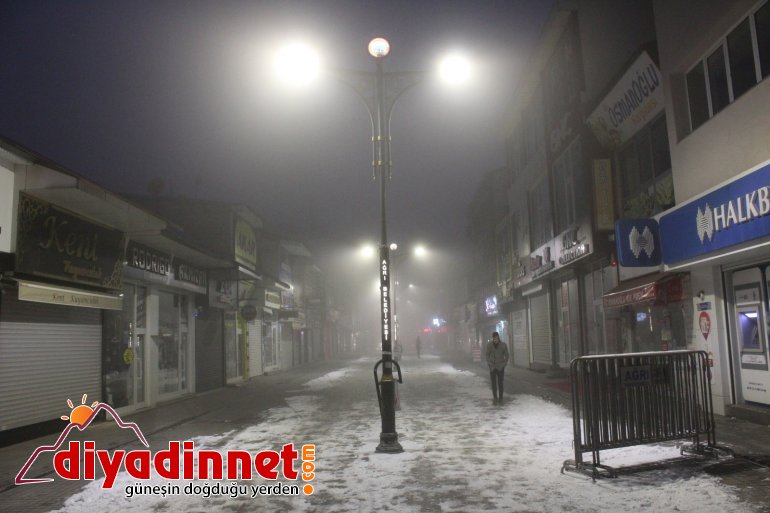 Ağrı akşam saatlerinde sis etkili oldu3