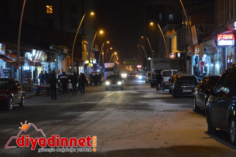 Araçlar AĞRI kaplandı ve - karla ağaçlar 5