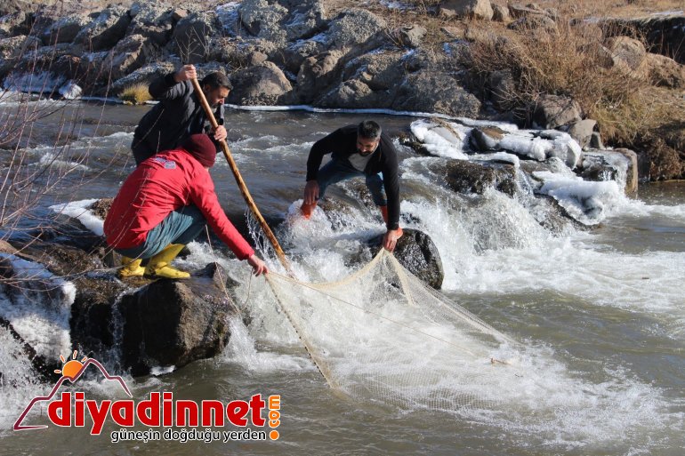 Ağrı'da balıkçılar ilk mesailerine başladı