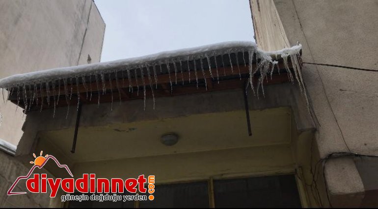 Ağrı da kar yağışı yerini buzlanmaya bıraktı3