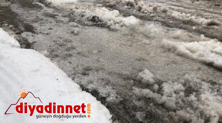 Ağrı da kar yağışı yerini buzlanmaya bıraktı12