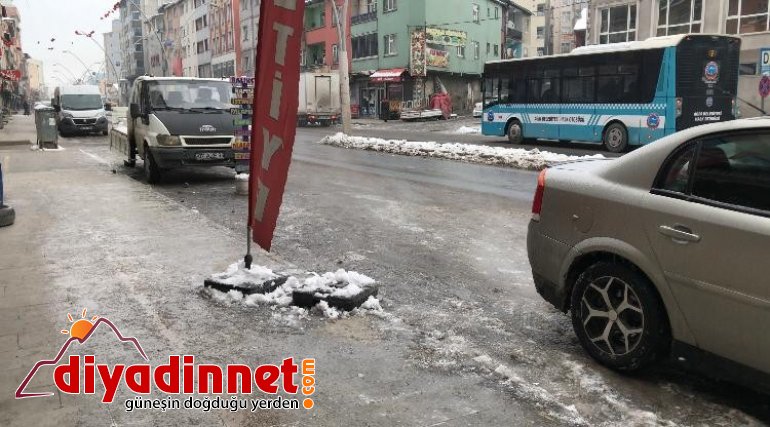 Ağrı da kar yağışı yerini buzlanmaya bıraktı6