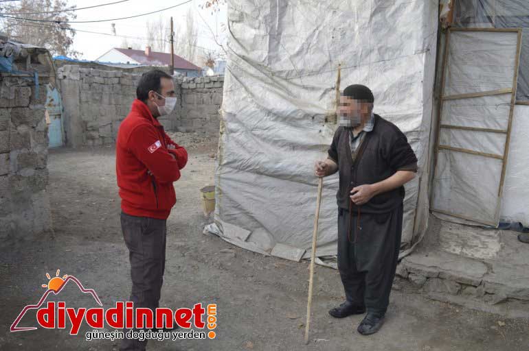 Ağrı da kısıtlama nedeniyle ihtiyaçlarını karşılayamayan vatandaşlara gıda kolisi dağıtıldı5