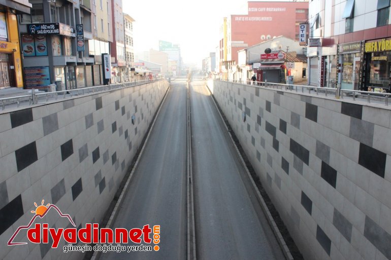 Ağrı da kısıtlamalar nedeniyle cadde ve sokaklar boş kaldı3