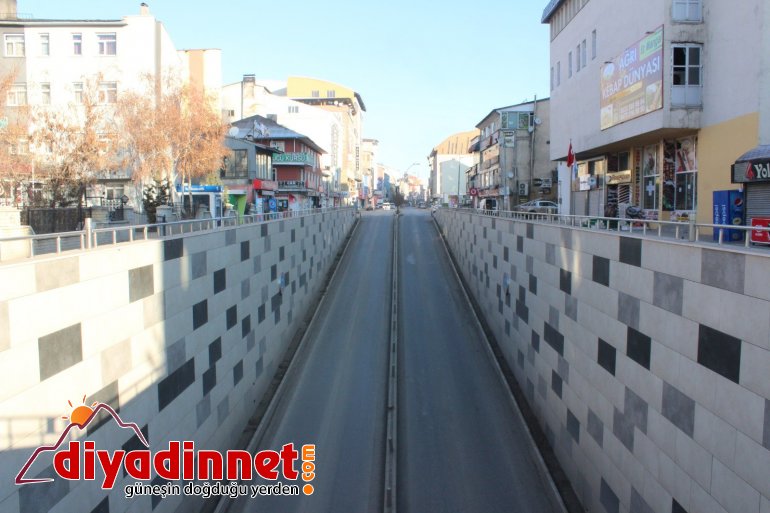 Ağrı da kısıtlamalar nedeniyle cadde ve sokaklar boş kaldı5