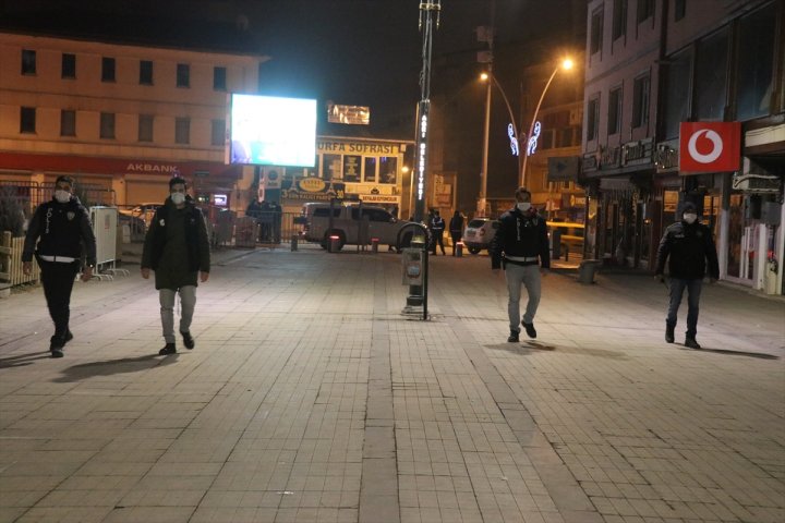 Ağrı da sokağa çıkma kısıtlamasına uyuluyor13