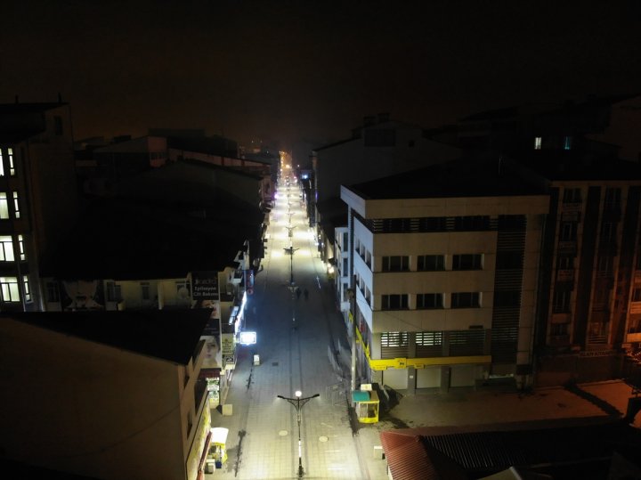 Ağrı da sokağa çıkma kısıtlamasına uyuluyor8