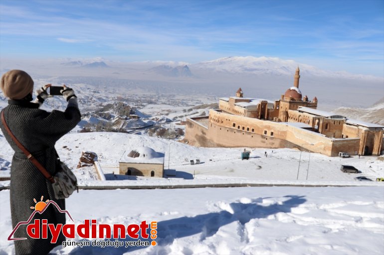 İshak Güney çift Sarayı