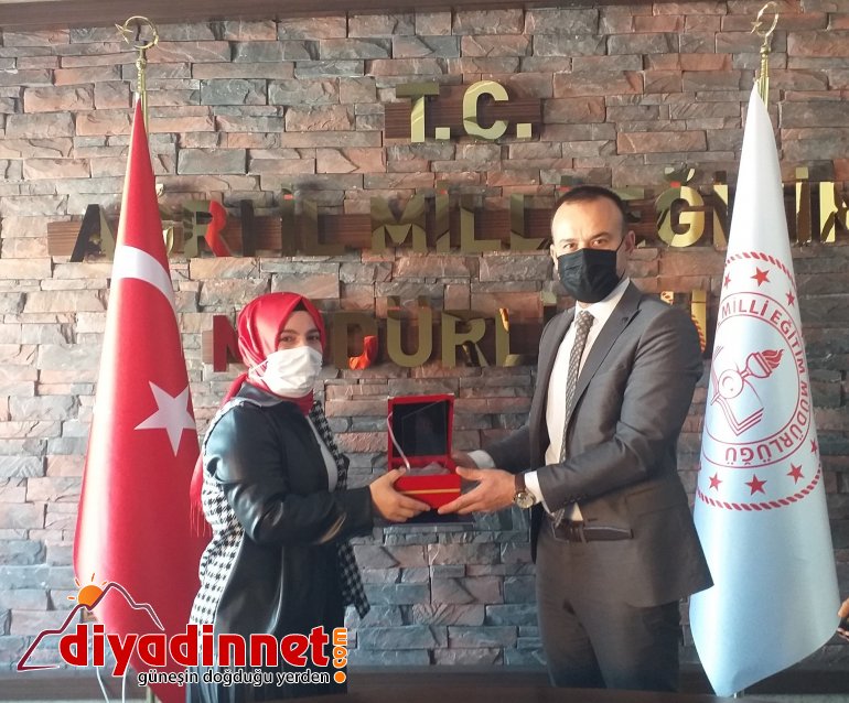 Ağrı Milli Eğitim Müdürü Tekin eTwinning de başarılı okul ve öğretmenleri ödüllendirdi2