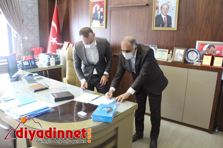 AĞRI TİCARET VE SANAYİ ODASI ÖĞRENCİYE TABLET HEDİYE ETTİ3