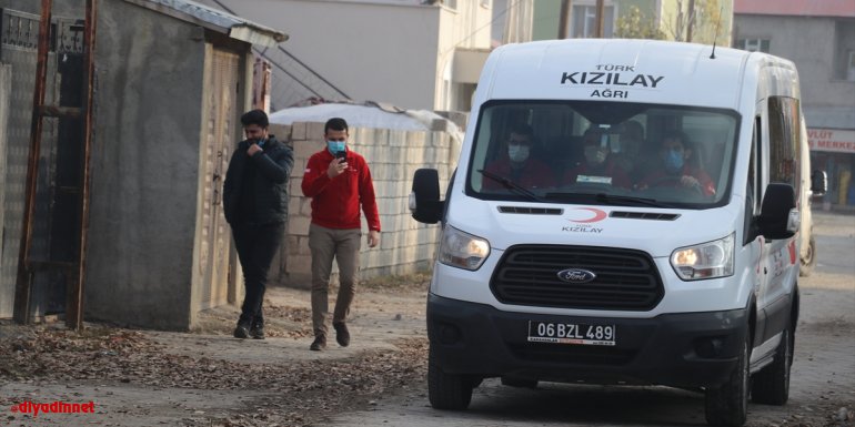 Türk Kızılay ihtiyaç sahibi ve yaşlıları Kovid-19 döneminde de yalnız bırakmıyor