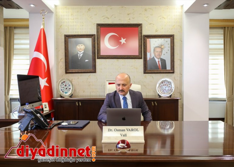 Ağrı Valisi Osman Varol AA'nın "Yılın Fotoğrafları" oylamasına katıldı