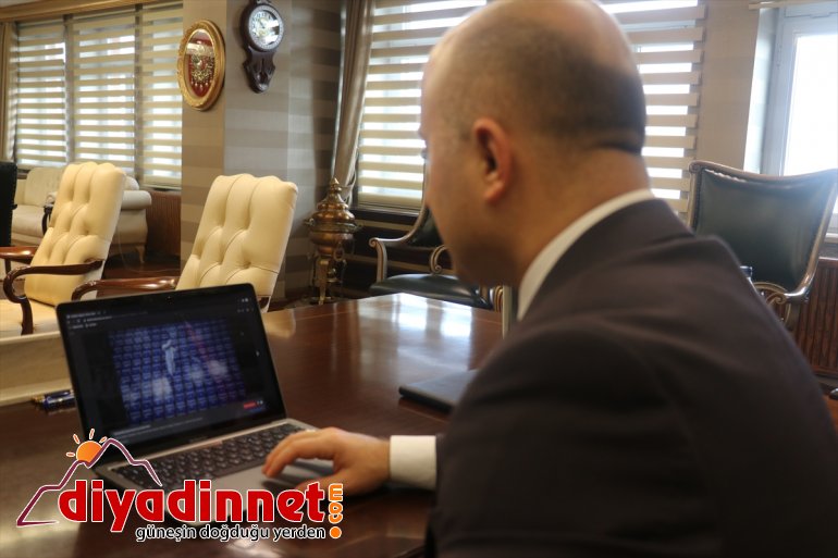 Ağrı Valisi Osman Varol AA nın Yılın Fotoğrafları oylamasına katıldı3