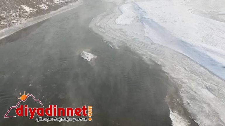 Ağrı yı etkisi altına alan Sibirya soğukları nedeniyle Murat Nehri buz tuttu2