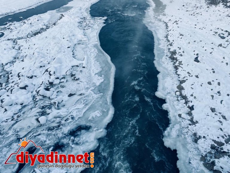 Ağrı yı etkisi altına alan Sibirya soğukları nedeniyle Murat Nehri buz tuttu6