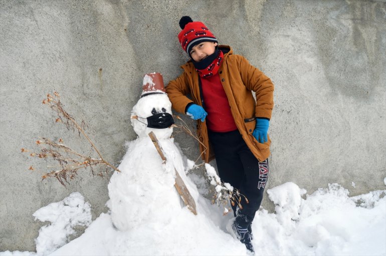 ağrıda kar kentleri beyaza bürüdü1