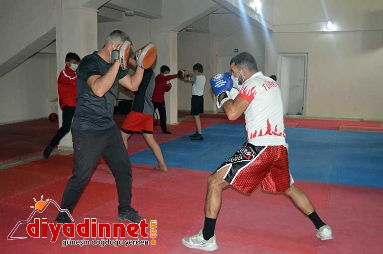 Ağrılı kick boksçular milli sporcu olmak için ter döküyor4