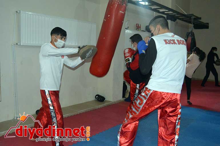 Ağrılı kick boksçular milli sporcu olmak için ter döküyor6