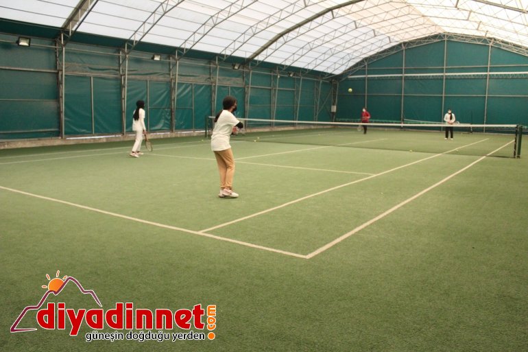 Ağrılı şampiyon tenisçiler milli takıma seçilmek için ter döküyor1