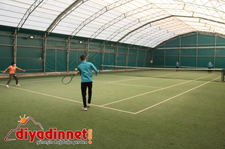 Ağrılı şampiyon tenisçiler milli takıma seçilmek için ter döküyor3