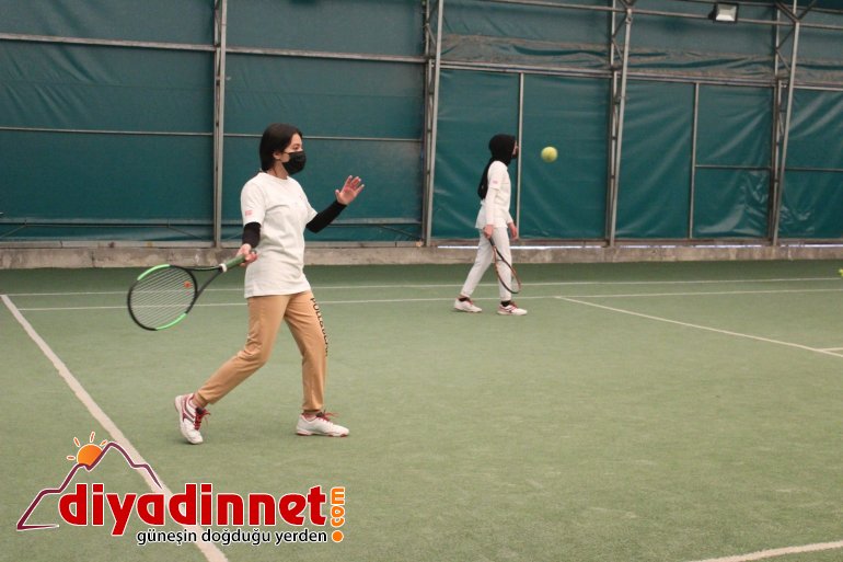 Ağrılı şampiyon tenisçiler milli takıma seçilmek için ter döküyor4