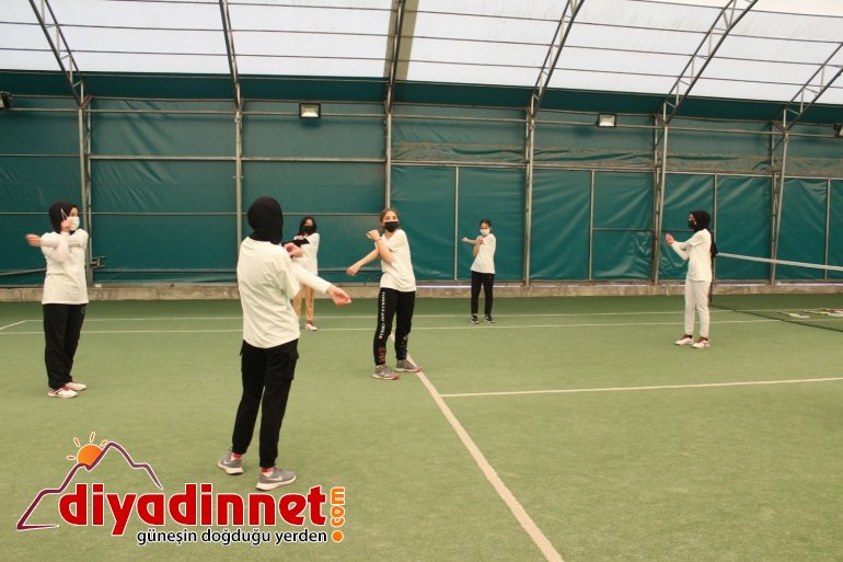 Ağrılı şampiyon tenisçiler milli takıma seçilmek için ter döküyor5