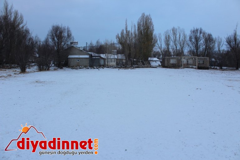 Ağrılılar güne karla uyandı11