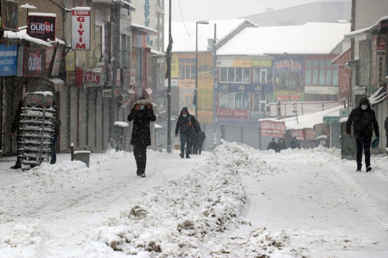 Doğu Anadolu da kar kentleri beyaza bürüdü3