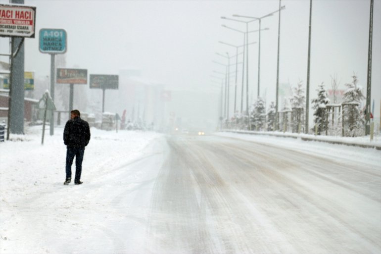 Doğu Anadolu da kar kentleri beyaza bürüdü4