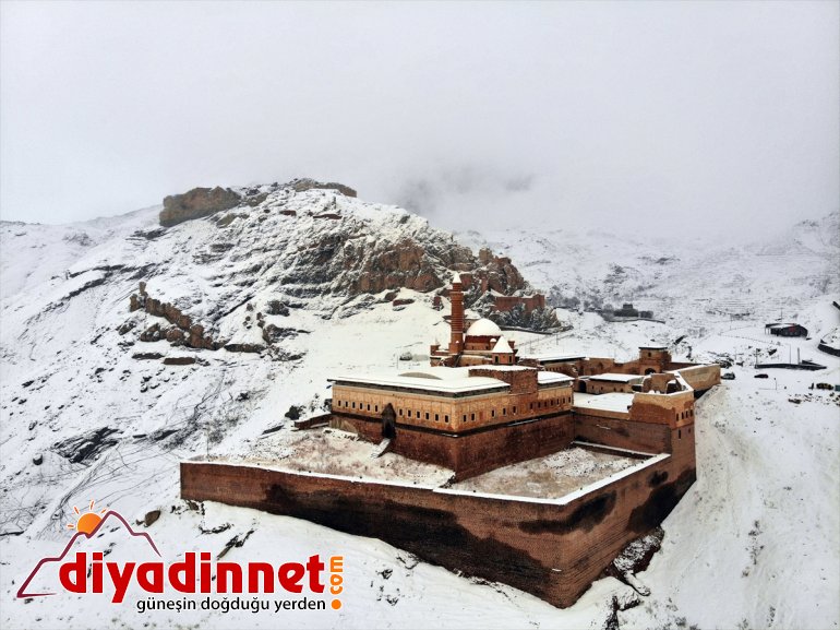 Paşa Tarihi İshak Sarayı