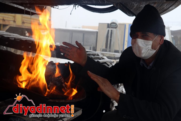 Ağrı'da dondurucu soğuklar hayatı zorlaştırdı