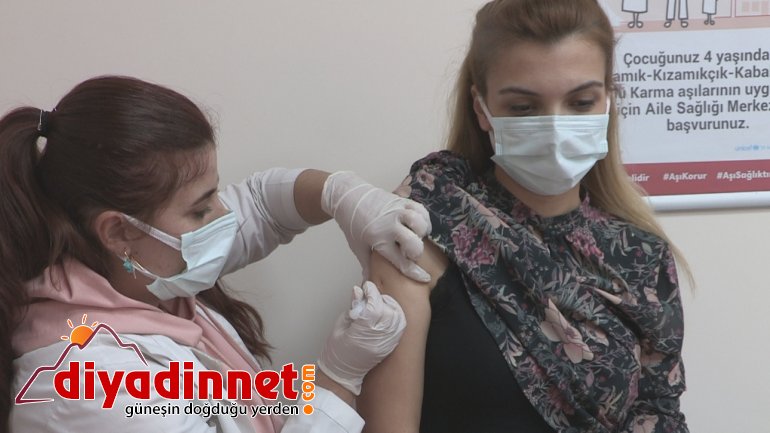 Ağrı'da sağlık çalışanlarına CoronaVac aşısının ilk dozu yapılmaya başlandı