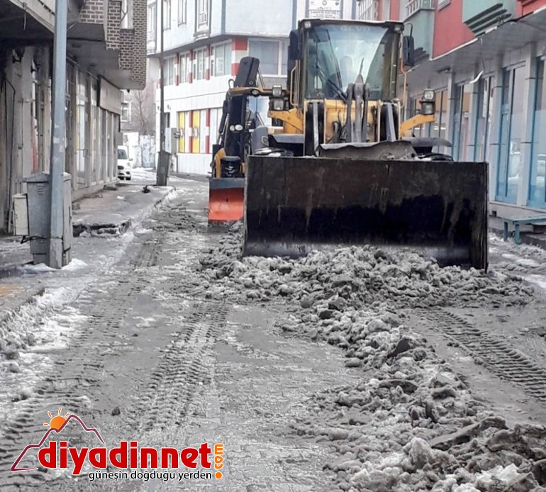 Ağrı Belediyesi kar temizleme çalışması gerçekleştirdi4