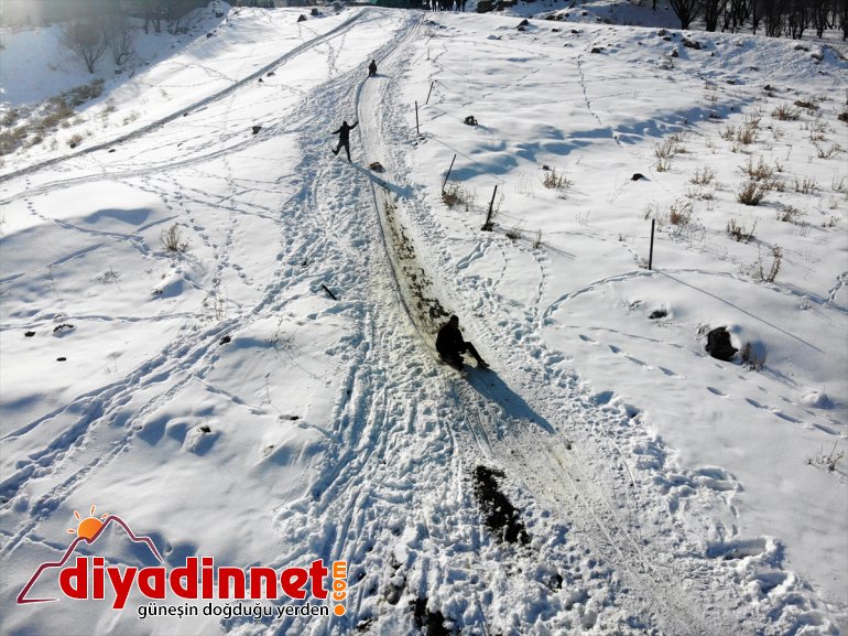 - kızak keyfi tepelerde Çocukların AĞRI karlı 3