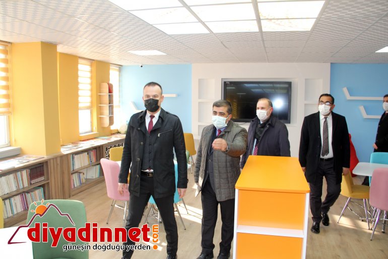 Ağrı da Diş Hekimi İlhami Yıldız mezun olduğu okula Z Kütüphane kurdu2