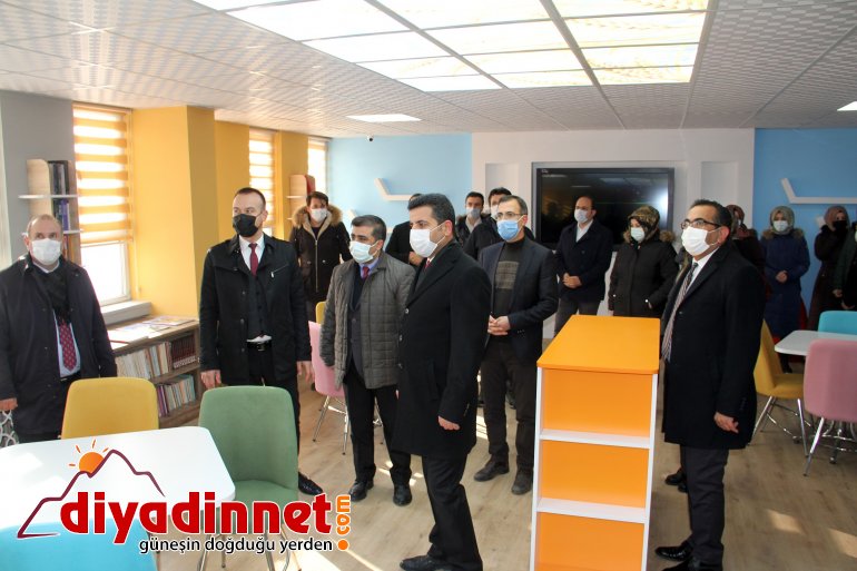 Ağrı da Diş Hekimi İlhami Yıldız mezun olduğu okula Z Kütüphane kurdu3