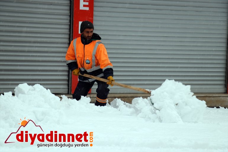 Ağrı da etkili olan kar yağışı hayatı olumsuz etkiliyor11