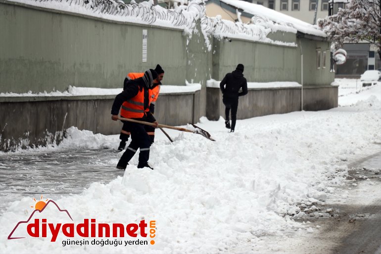 Ağrı da etkili olan kar yağışı hayatı olumsuz etkiliyor3